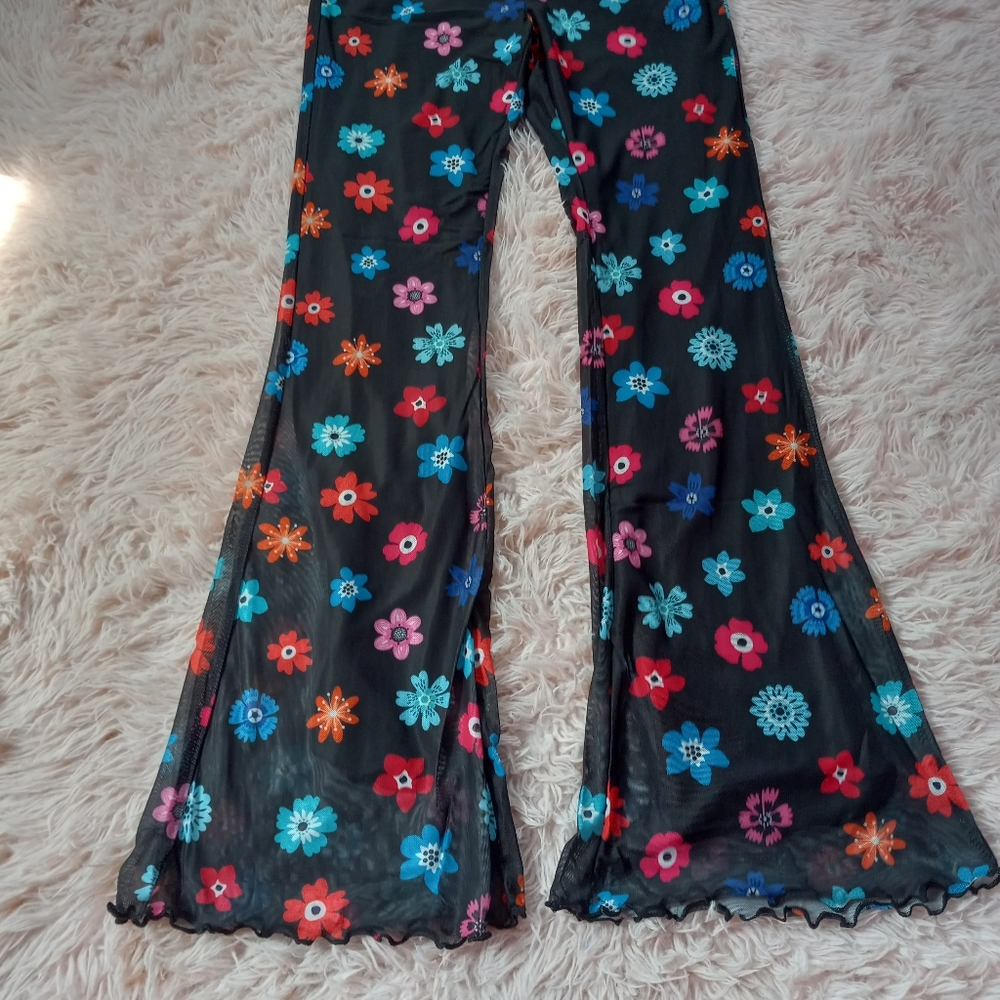 ❣️SOLD OUT online! Fit&flare flower retro lettuce edged mesh overlay bellbottoms - Picture 2 of 4